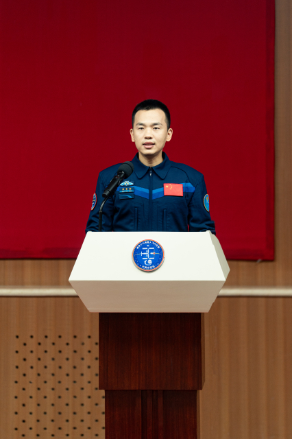 神舟十九号航天员乘组见面会-宋令东_中国载人航天官方网站